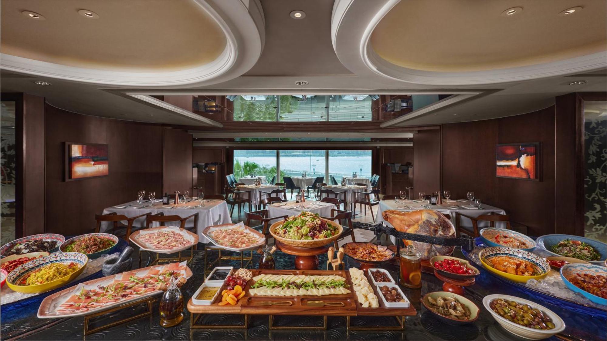 Intercontinental Grand Stanford Hong Kong By Ihg Hotel Ngoại thất bức ảnh The buffet at the restaurant